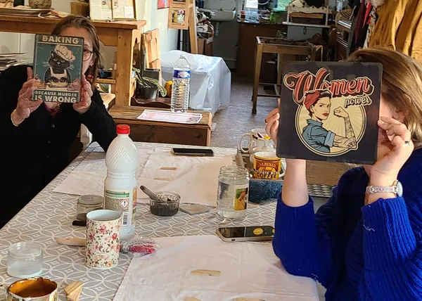 Réalisez votre plaque émaillée avec Mélanie - Image n°3 - Wecandoo