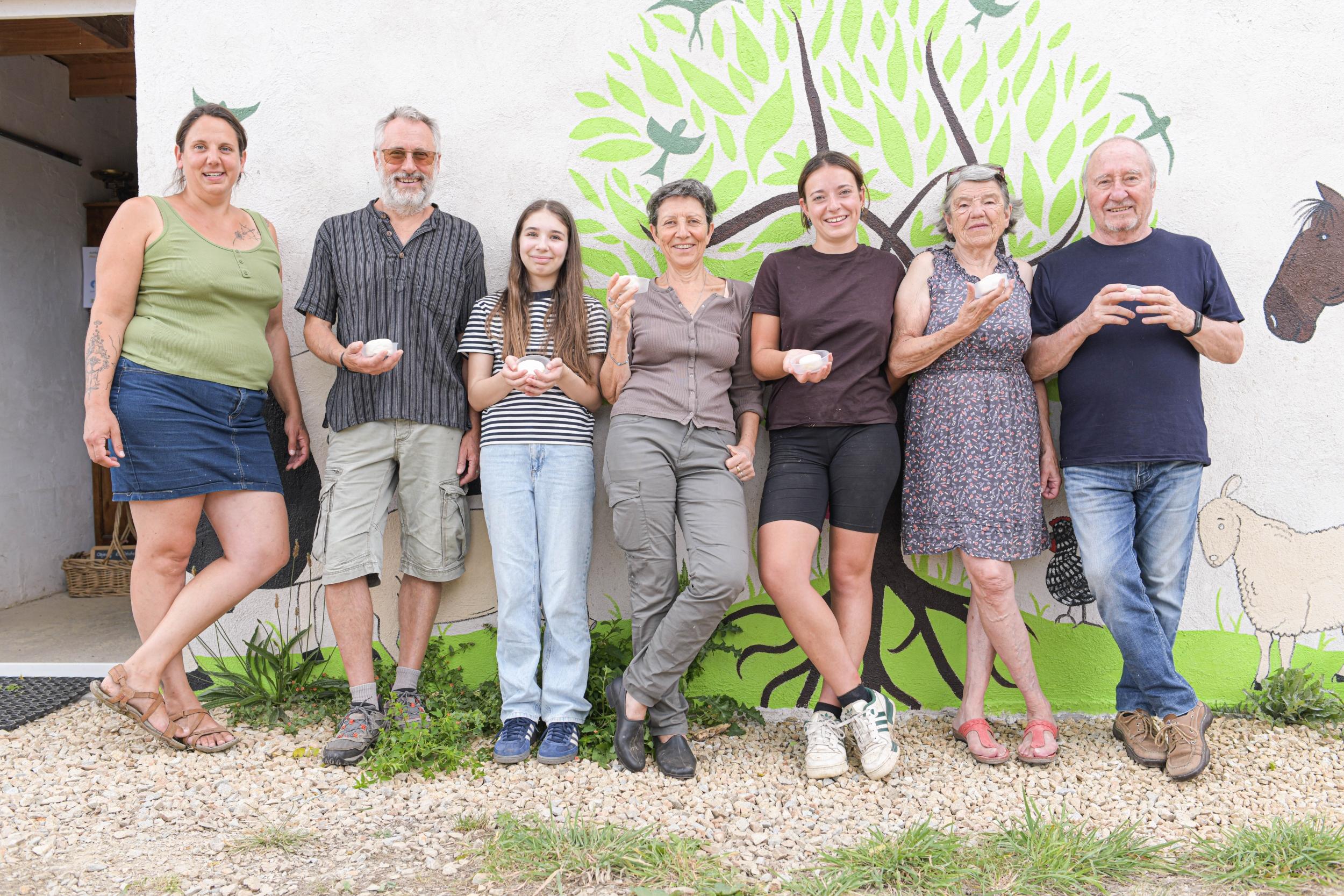 Atelier privé - Devenez producteur éleveur le temps d'une journée et fabriquez vos fromages avec Elodie - Image n°5 - Wecandoo