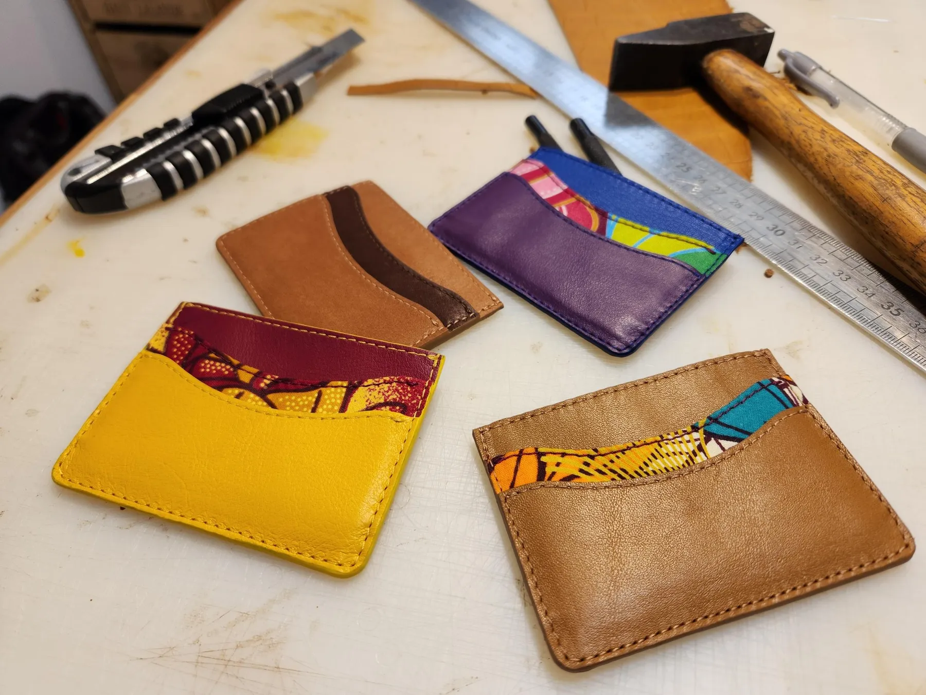 Fabriquez votre porte-cartes en cuir avec Sophie - Image n°1 - Wecandoo