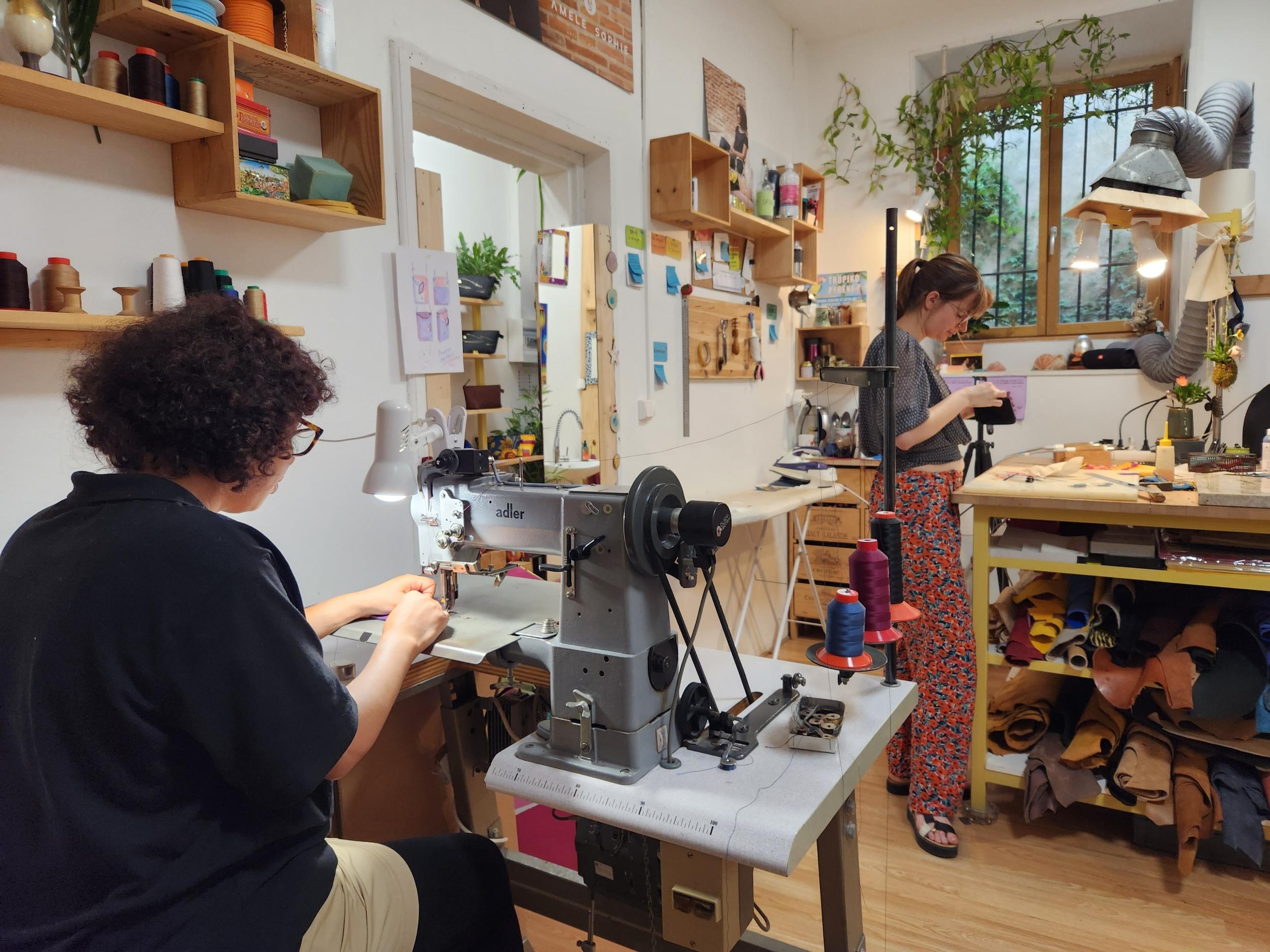 Fabriquez votre porte-monnaie en cuir avec Sophie - Image n°6 - Wecandoo
