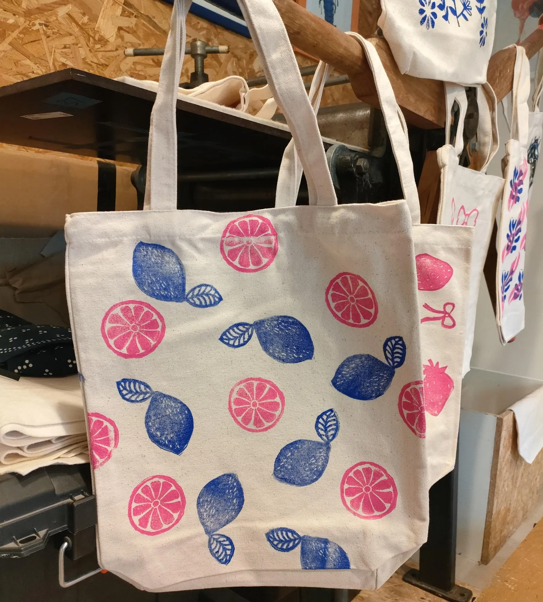 Créez votre tote bag personnalisé avec Emilie - Afbeelding nr. 5 - Wecandoo