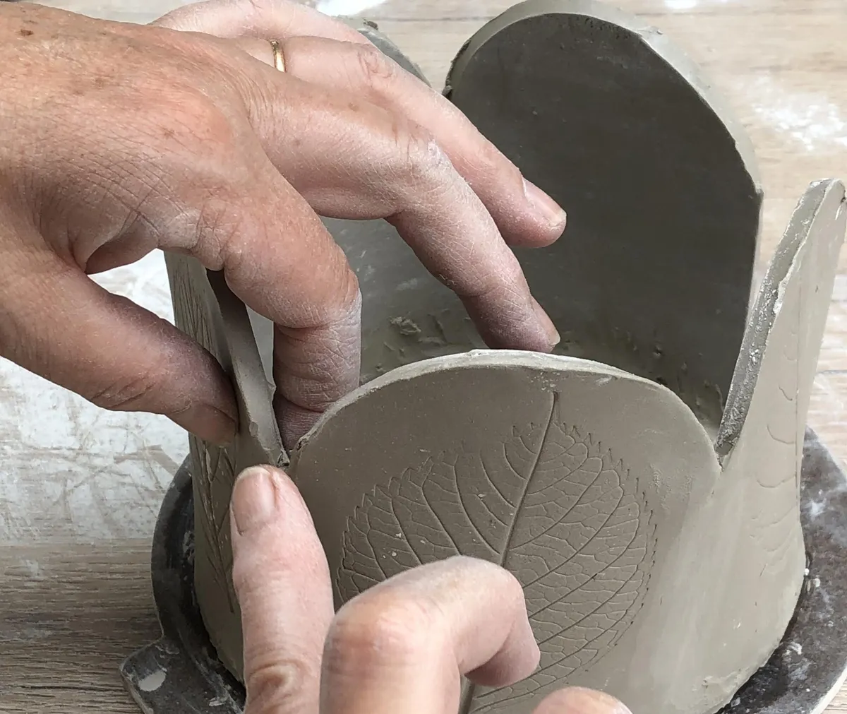 Modelez et décorez votre pièce en céramique