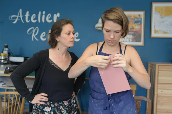 Fabriquez votre carnet en reliure japonaise avec Chloé - Image n°4 - Wecandoo