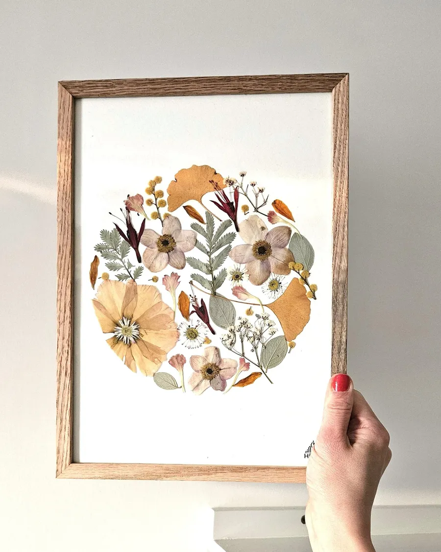 Réalisez votre herbier encadré avec Yuliya - Image n°1 - Wecandoo