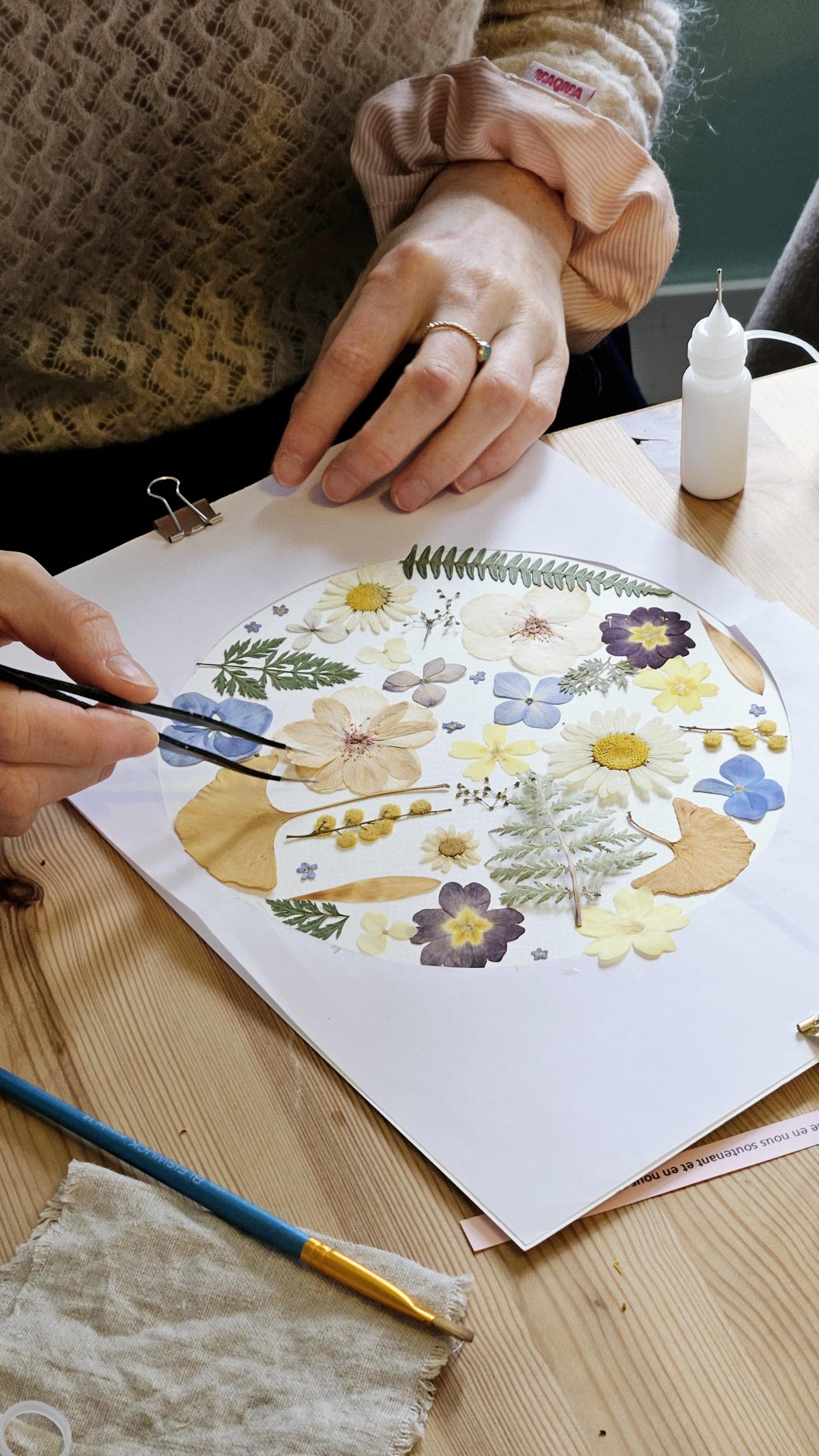 Pressez des fleurs et réalisez votre herbier encadré - Image n°4 - Wecandoo