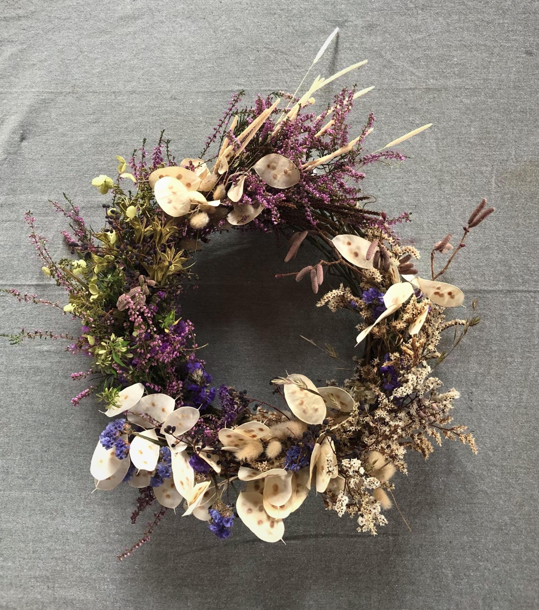 Créez votre couronne de végétaux et fleurs séchées avec Alix - Image n°10 - Wecandoo