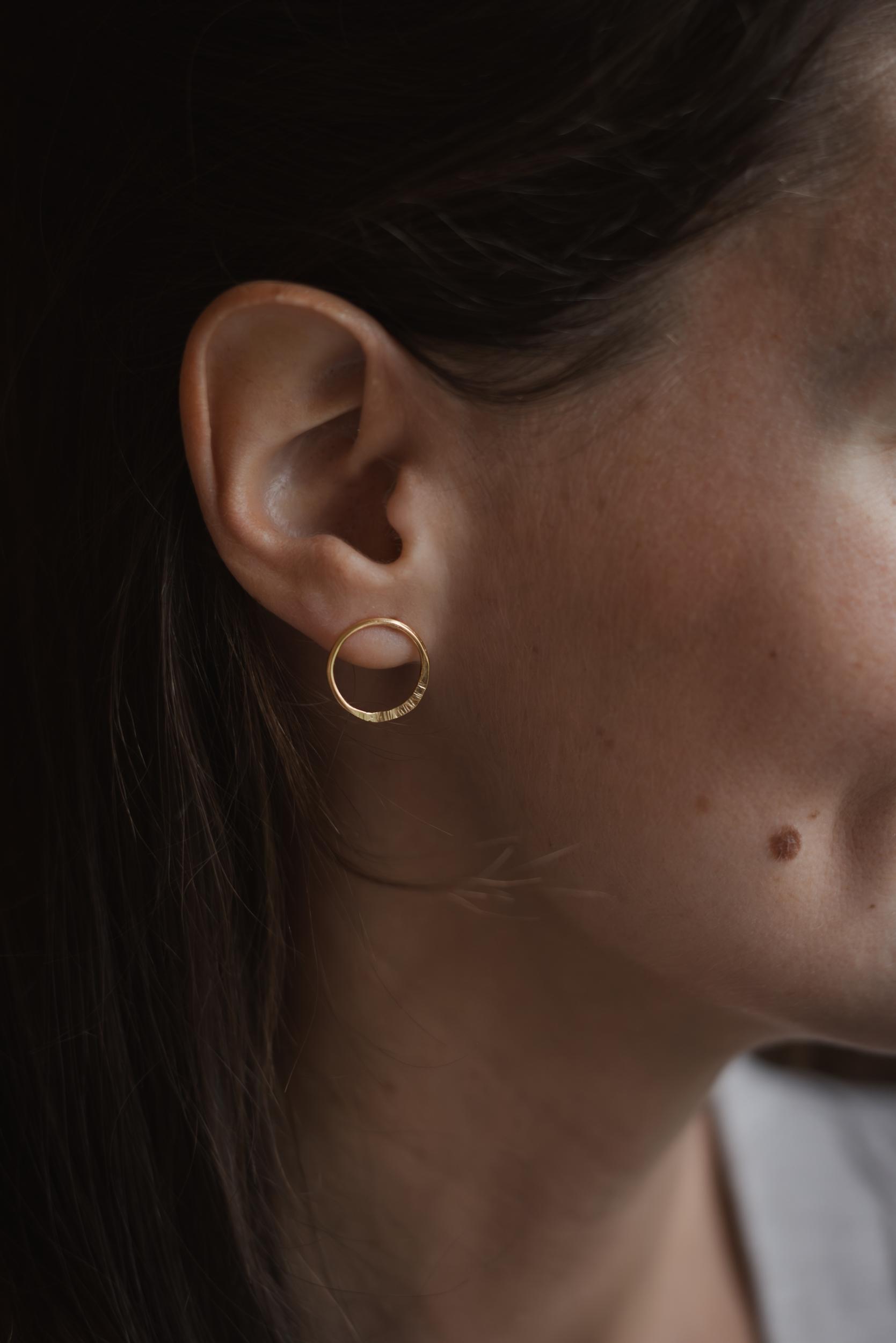 Créez votre paire de boucles d’oreilles avec Justine et Laurence - Image n°4 - Wecandoo