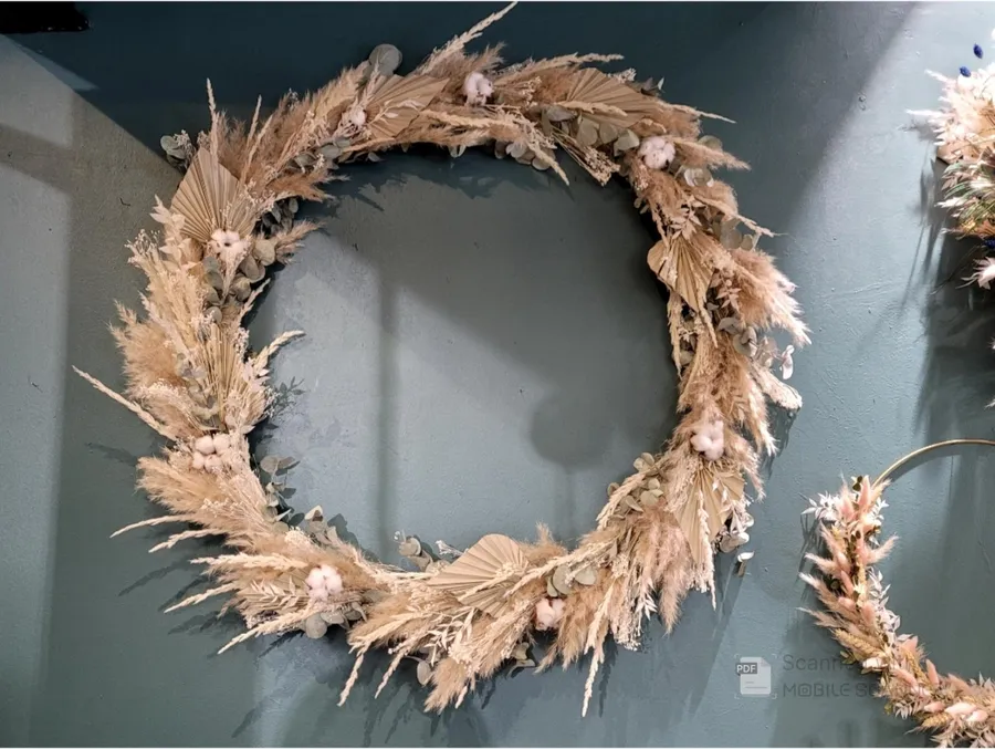 Réalisez votre couronne de fleurs séchées avec Alexandra et Céline - Image n°1 - Wecandoo