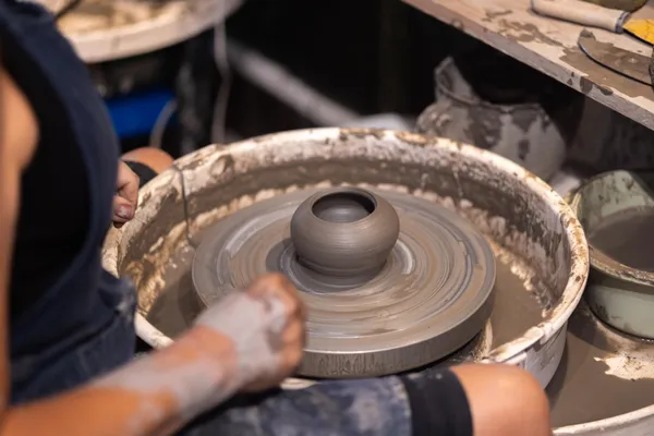 Tournez vos pièces en céramique sur deux jours avec Marie - Image n°2 - Wecandoo