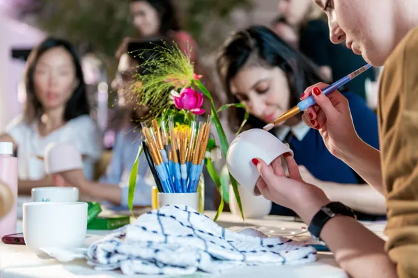 Décorez votre pièce en céramique autour d'un apéro avec Sylvie - Afbeelding nr. 2 - Wecandoo