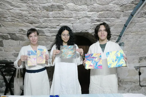 Réalisez votre papier marbré avec Elizabeth - Image n°5 - Wecandoo