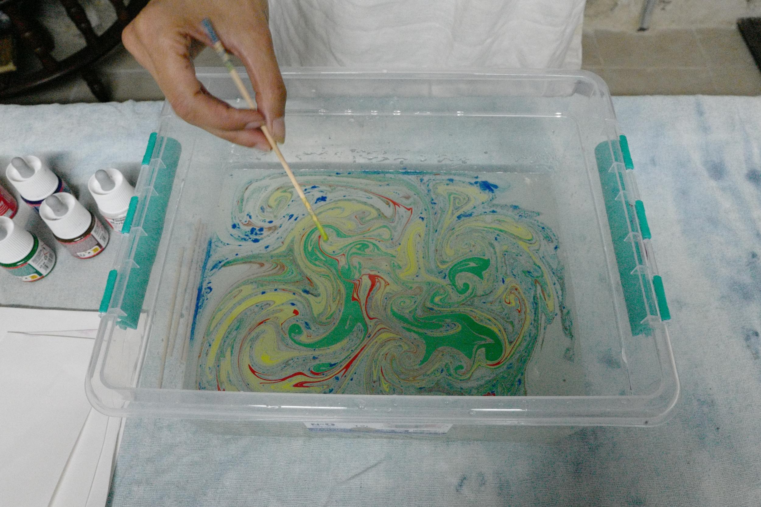 Réalisez votre papier marbré