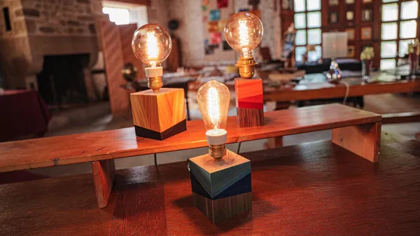 Réalisez votre lampe en marqueterie de paille