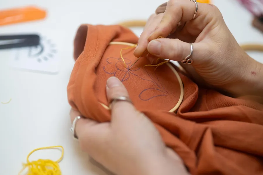 Upcyclez votre vêtement avec Alice - Image n°1 - Wecandoo