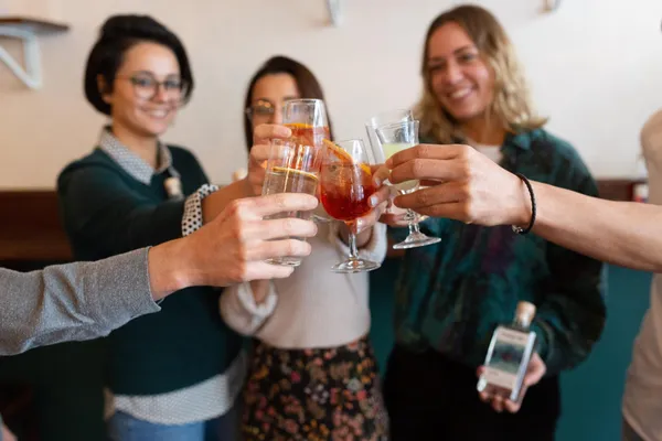 Profitez d’un apéro dans une distillerie avec Aymeric, Francisco et Julien - Image n°2 - Wecandoo