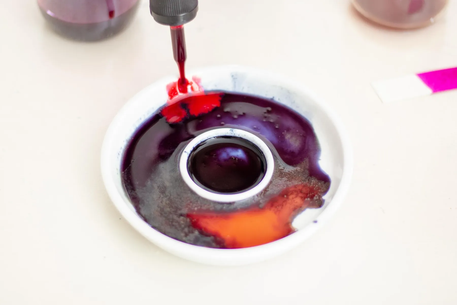 Fabriquez vos encres aquarelles végétales au fil des saisons en duo avec votre enfant accompagnés par Sandrine - Image n°1 - Wecandoo