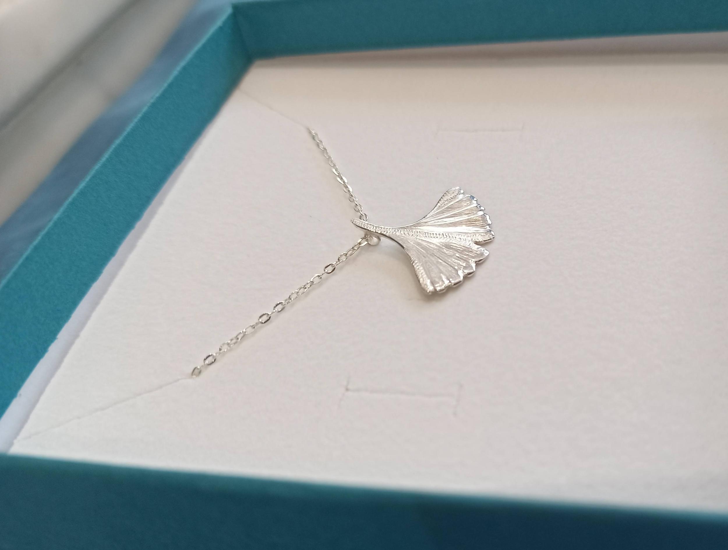 Fabriquez votre bague ou pendentif en argent avec Béatrice - Image n°1 - Wecandoo