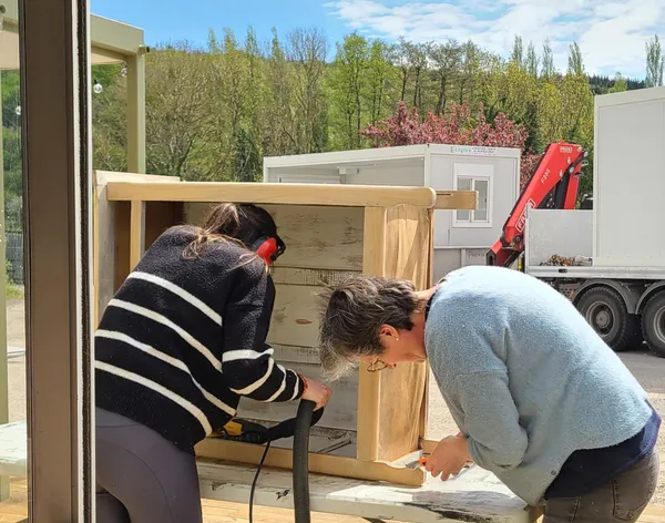 Découvrez les bases de la transformation de meubles avec Mélanie - Image n°3 - Wecandoo