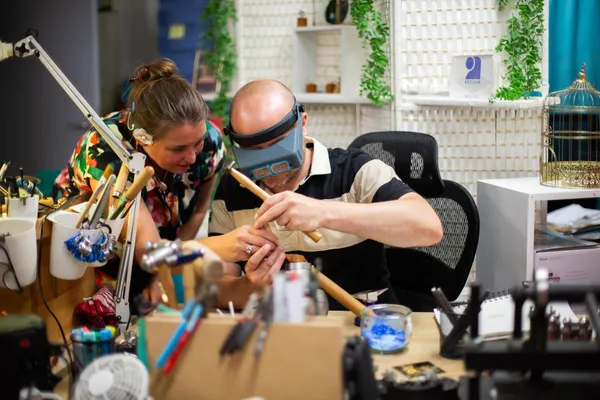 Réalisez votre bague en argent sertie à la cire perdue sur deux jours avec Nathalie - Image n°3 - Wecandoo