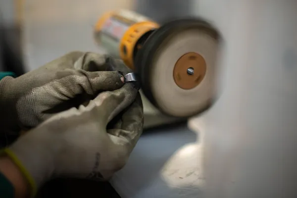 Réalisez votre bague en argent sertie avec une perle de Tahiti sur une journée avec Nathalie - Image n°4 - Wecandoo