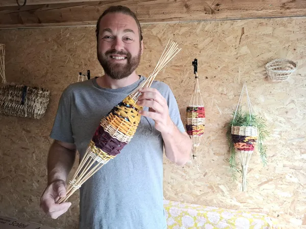 Créez votre suspension en osier et tissu avec Florie - Image n°4 - Wecandoo