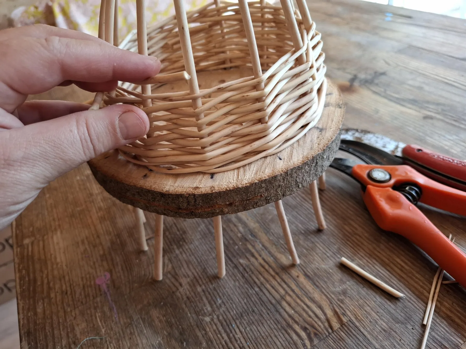 Créez votre suspension en osier et tissu avec Florie - Afbeelding nr. 2 - Wecandoo