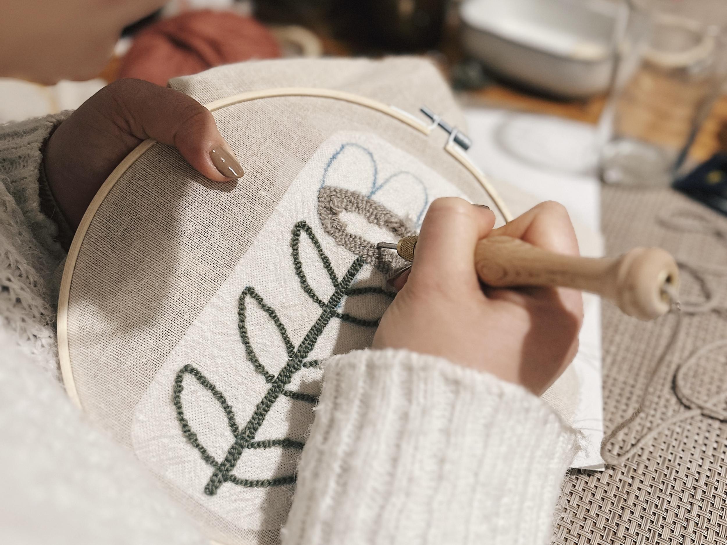 Customisez votre vêtement en jean avec Aline - Image n°7 - Wecandoo