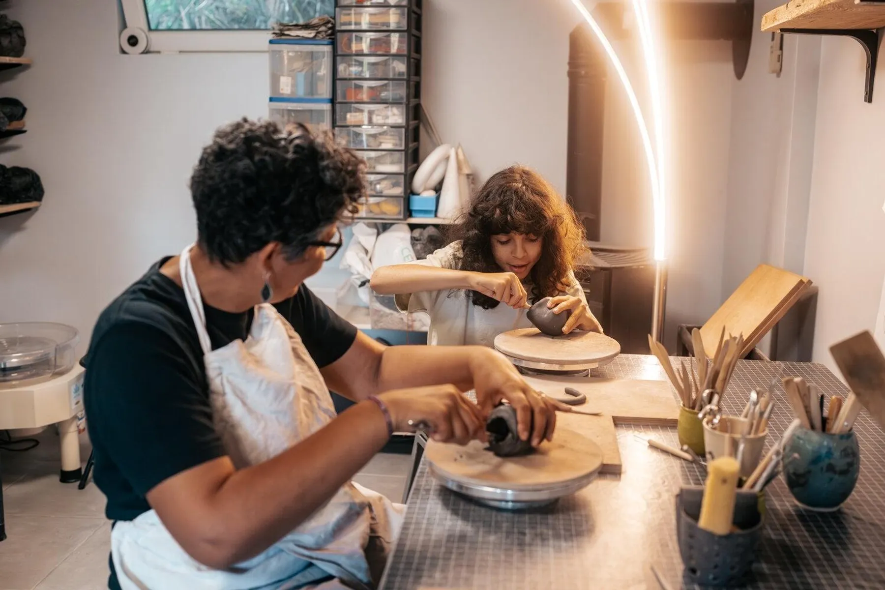 Initiez-vous au modelage et au décor sur céramique avec Claudy - Image n°3 - Wecandoo