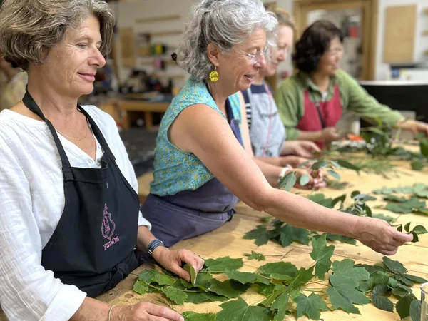 Initiez-vous à l'écoprint et à la teinture végétale avec Adeline - Image n°4 - Wecandoo