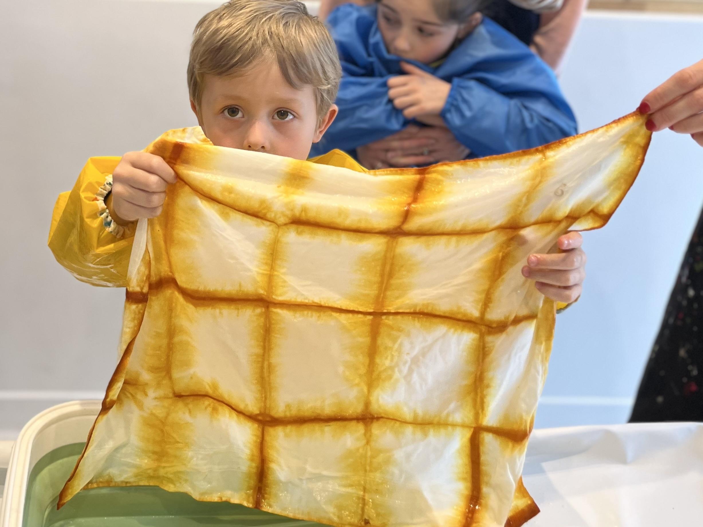 Initiez-vous à la teinture végétale en duo avec votre enfant, accompagnés par Adeline - Image n°5 - Wecandoo