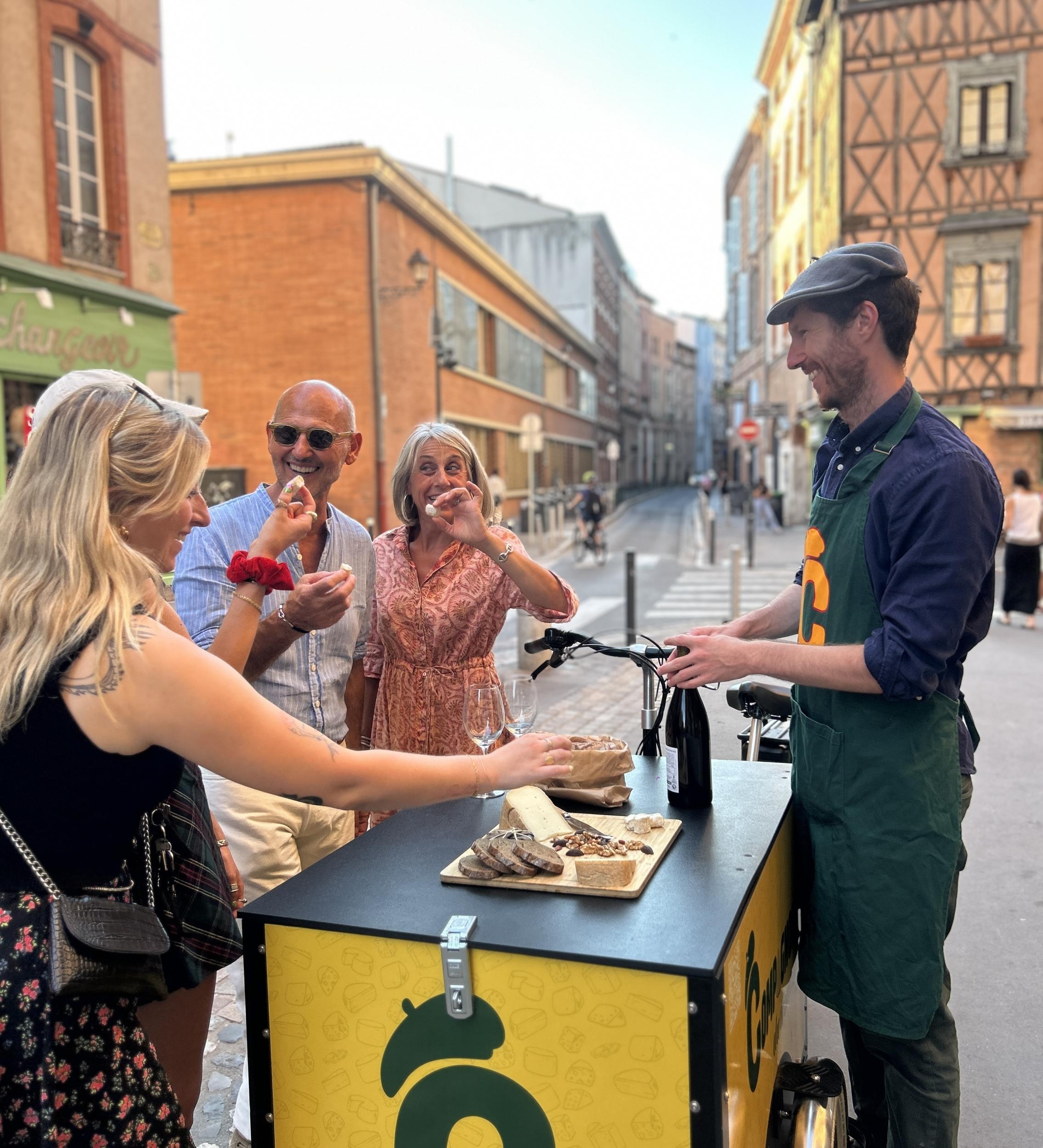 Explorez Toulouse en équipe à travers fromages, vins & patrimoine - Image n°11 - Wecandoo