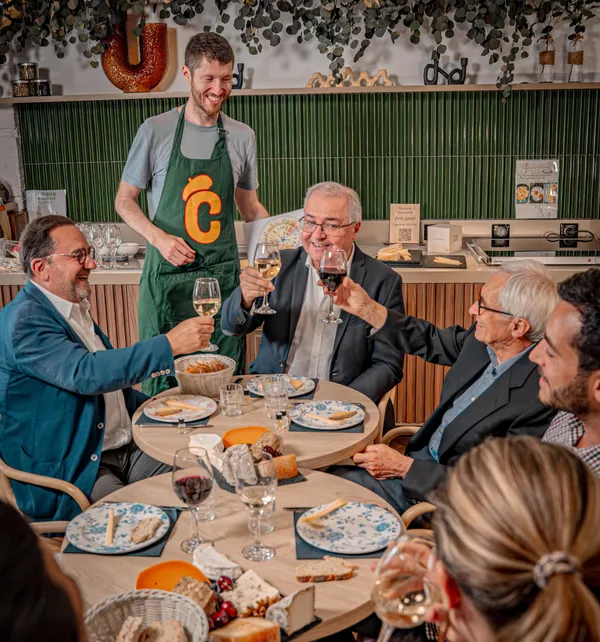 Initiez-vous à la caséologie avec un fromager en groupe - Image n°4 - Wecandoo
