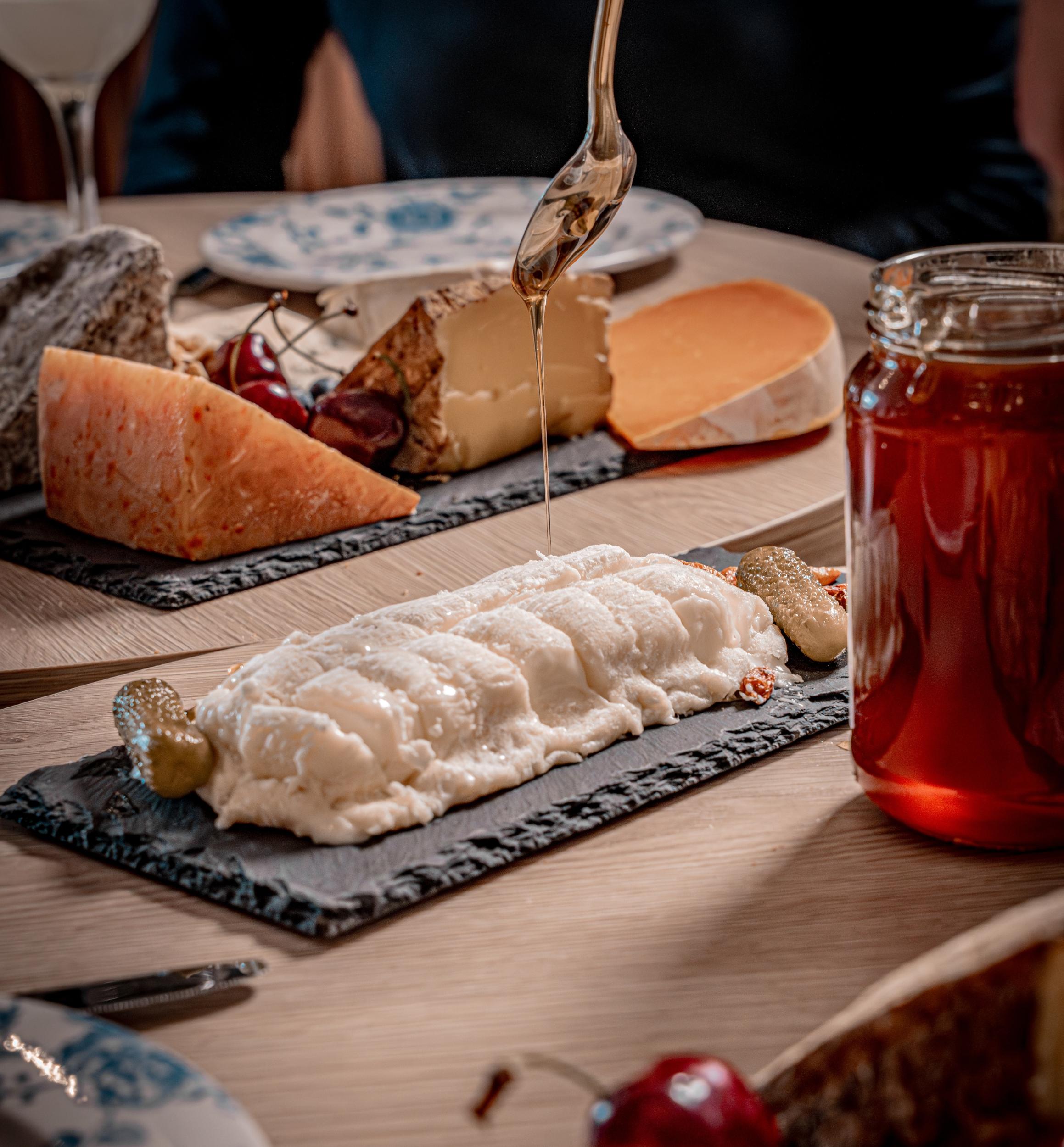 Initiez-vous à la caséologie avec un fromager