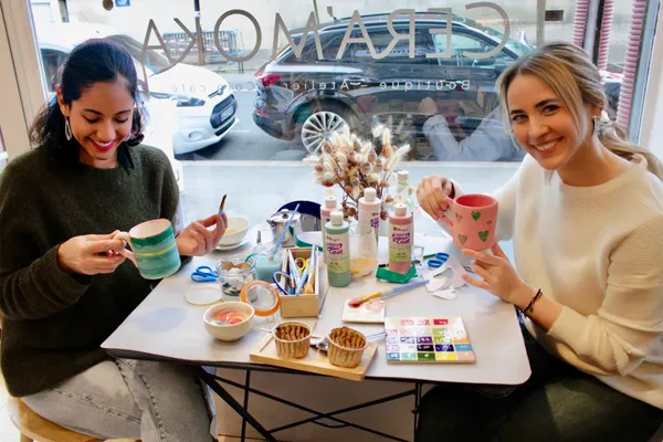 Décorez votre tasse en céramique autour d'un brunch avec Caroline et ses équipes - Image n°4 - Wecandoo