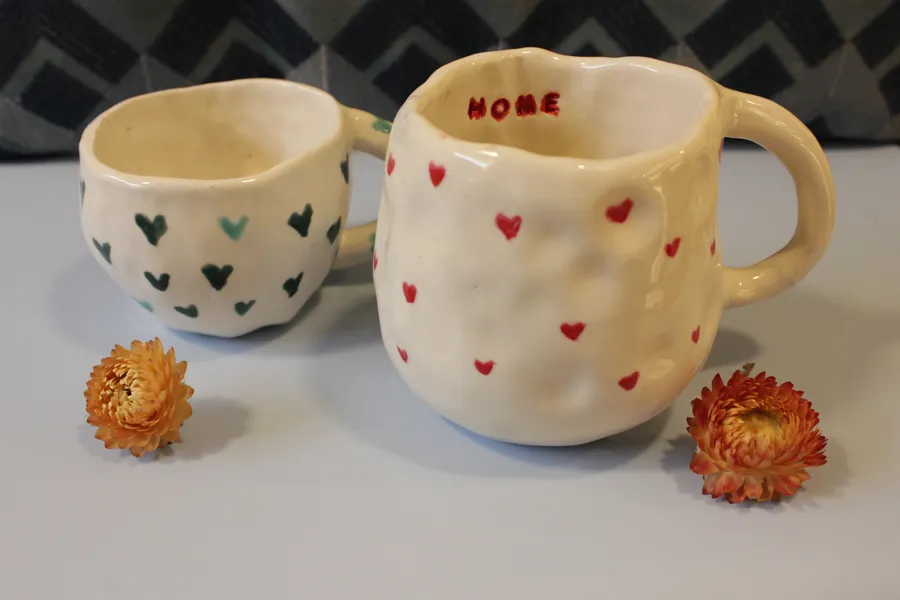 Découvrez l'art du modelage en céramique avec Caroline et ses équipes - Image n°1 - Wecandoo