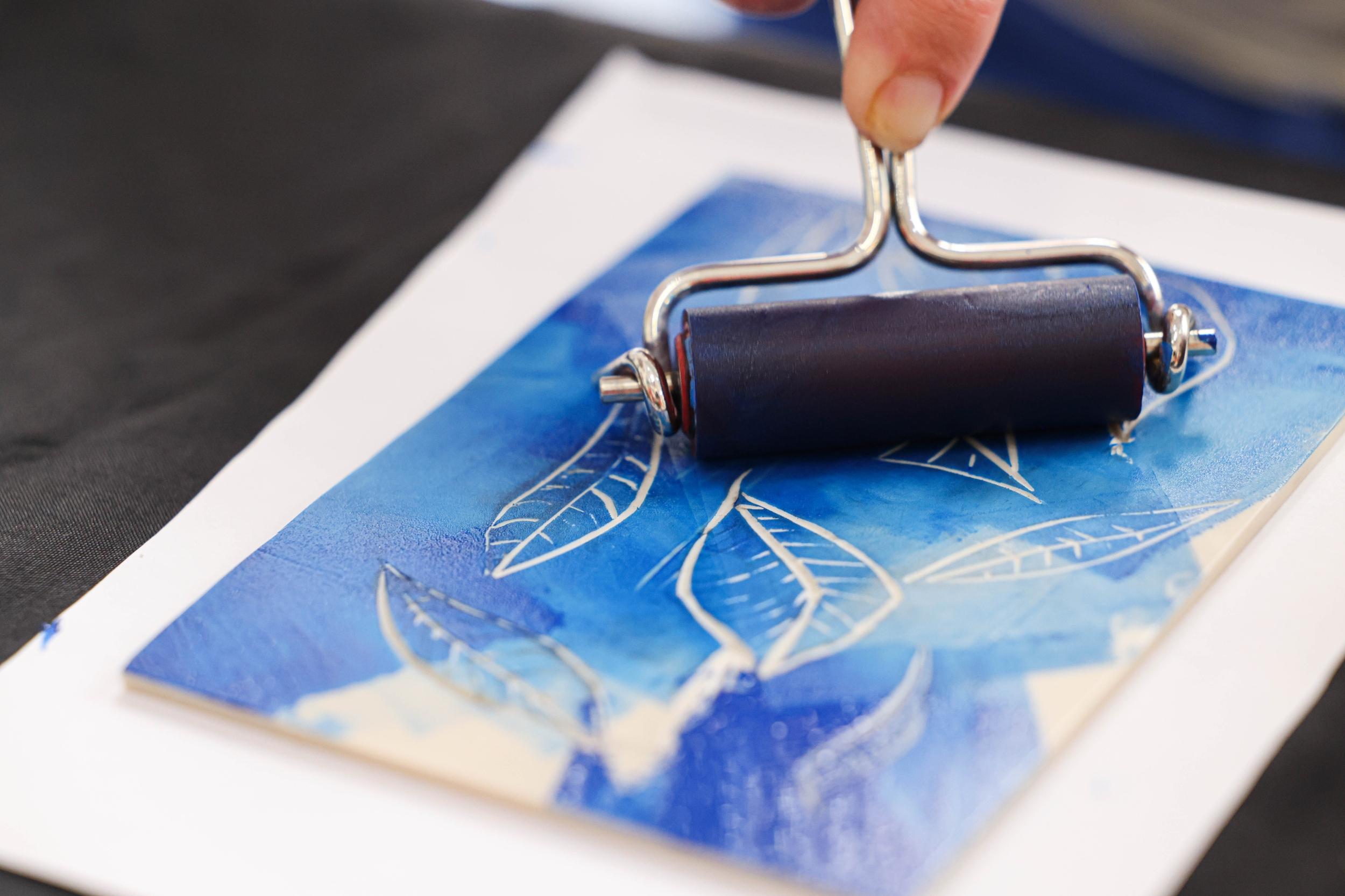 Créez votre estampe en linogravure autour d’un goûter avec Amina - Image n°4 - Wecandoo