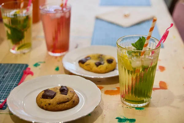 Réalisez votre savon autour d'un goûter maison avec Hadjara et Armelle - Image n°4 - Wecandoo