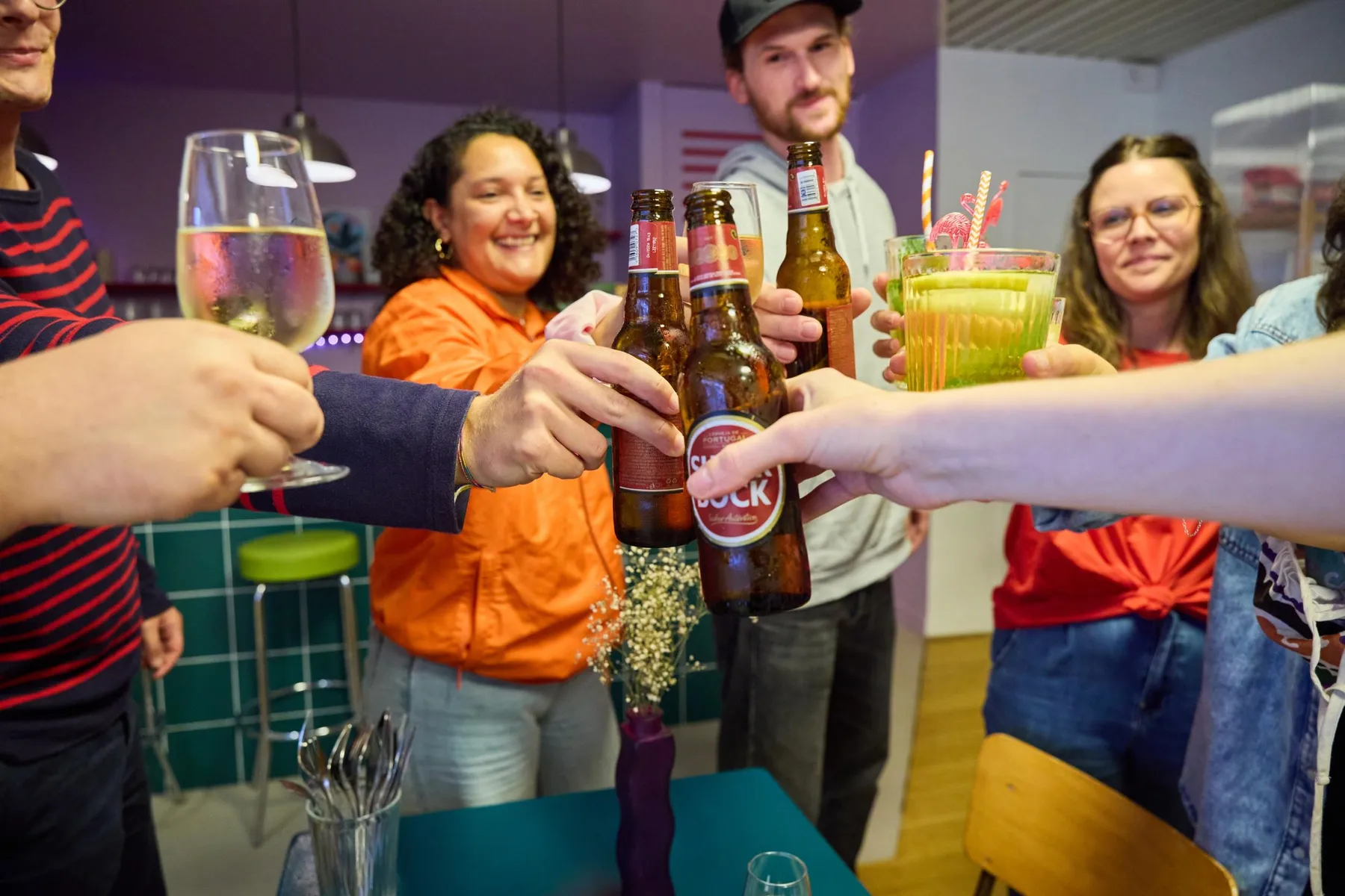 Découvrez la mosaïque autour d'un apéro et réalisez votre dessous de plat avec Hadjara et Armelle - Image n°4 - Wecandoo