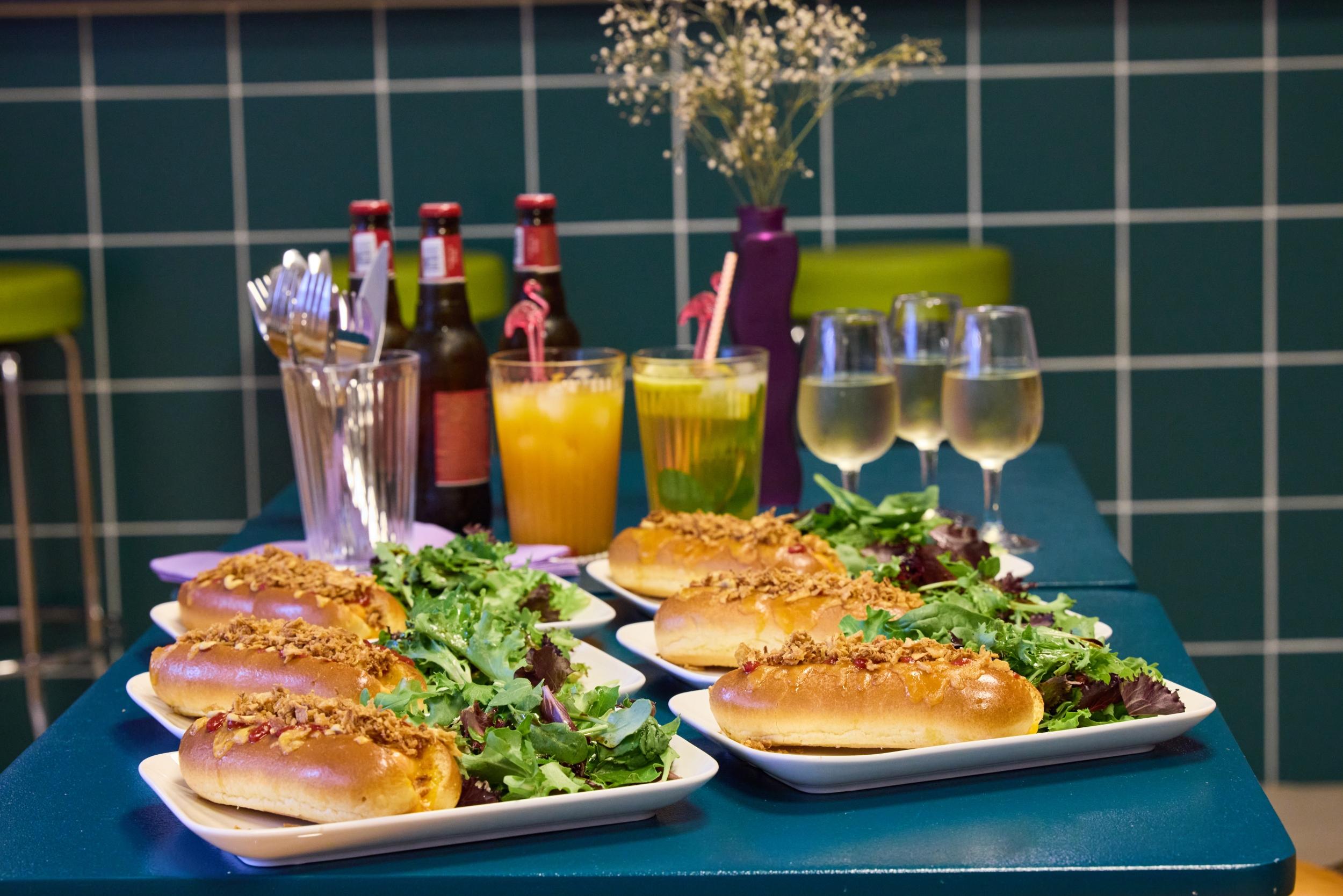 Découvrez la mosaïque autour d'un apéro et réalisez votre dessous de plat avec Hadjara et Armelle - Image n°8 - Wecandoo