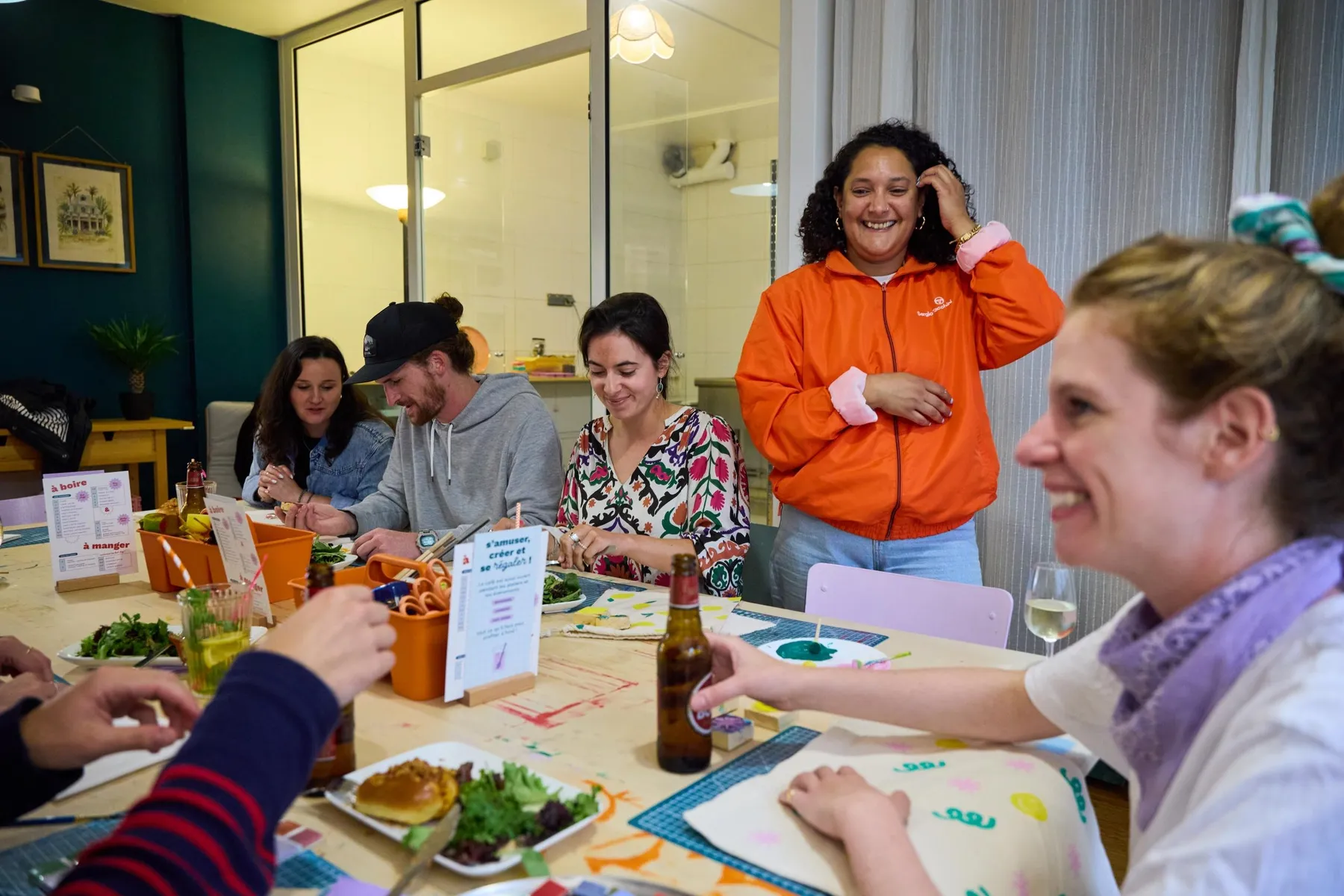 Customisez votre textile autour d'un apéro avec Hadjara et Armelle - Image n°2 - Wecandoo