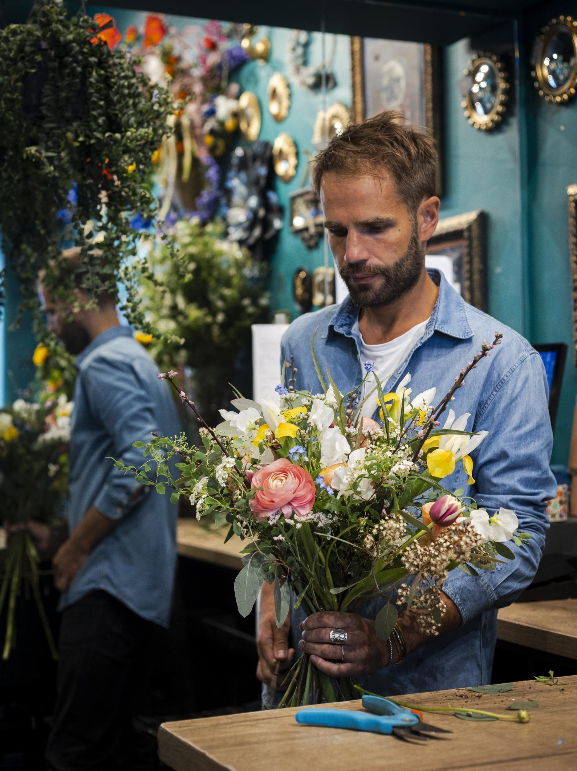 Composez votre bouquet de fleurs fraîches autour d'un apéro avec Bertrand - Image n°7 - Wecandoo
