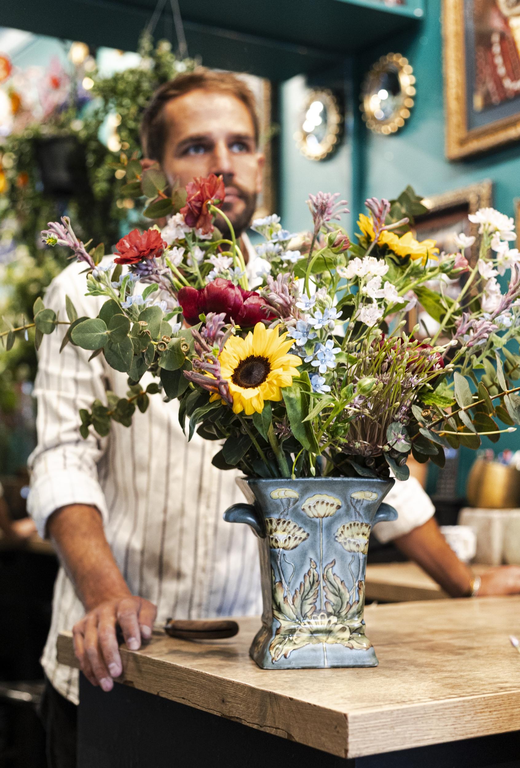 Composez votre bouquet de fleurs fraîches autour d'un apéro avec Bertrand - Image n°9 - Wecandoo