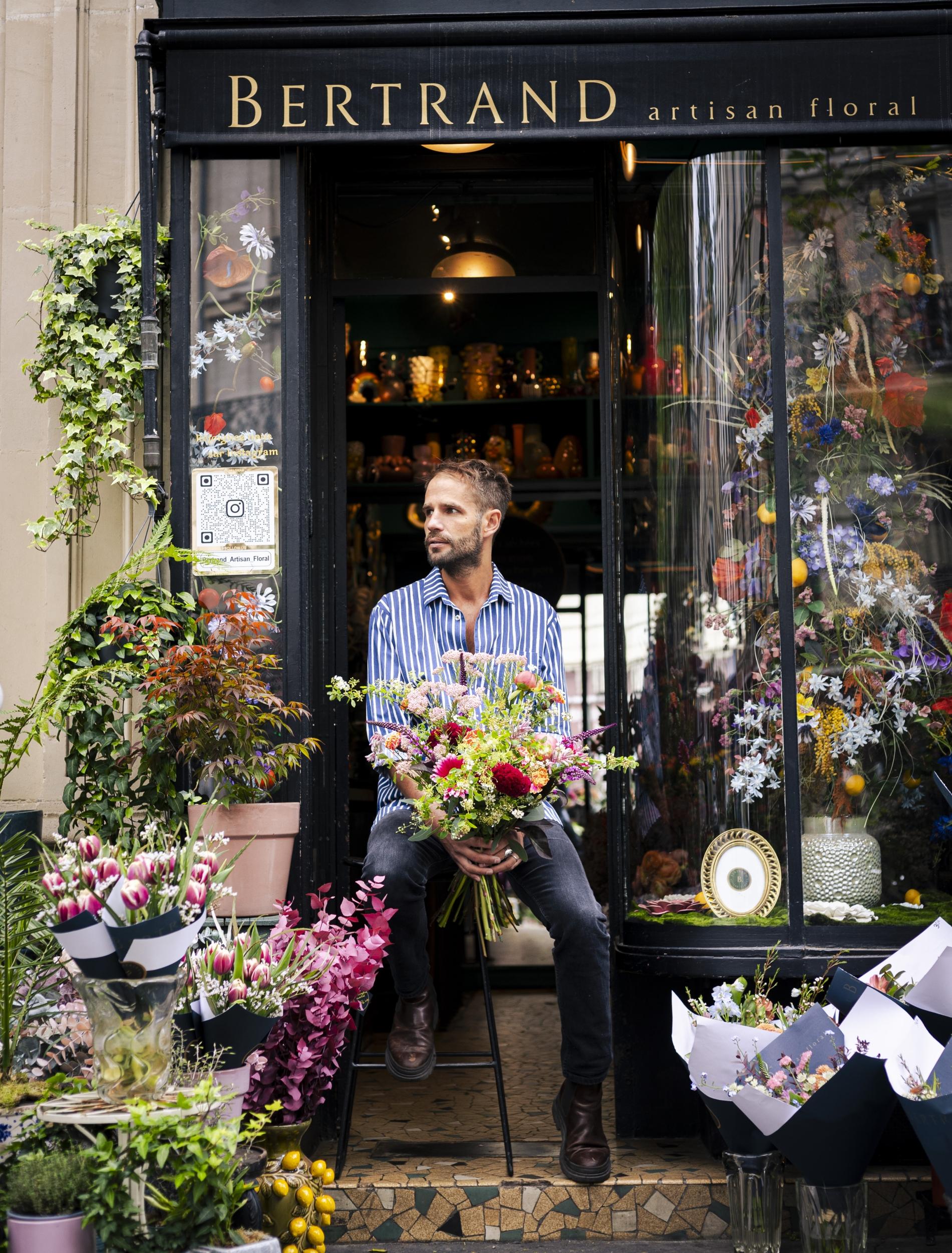 Créez votre composition florale sous cloche autour d'un apéro avec Bertrand - Image n°9 - Wecandoo