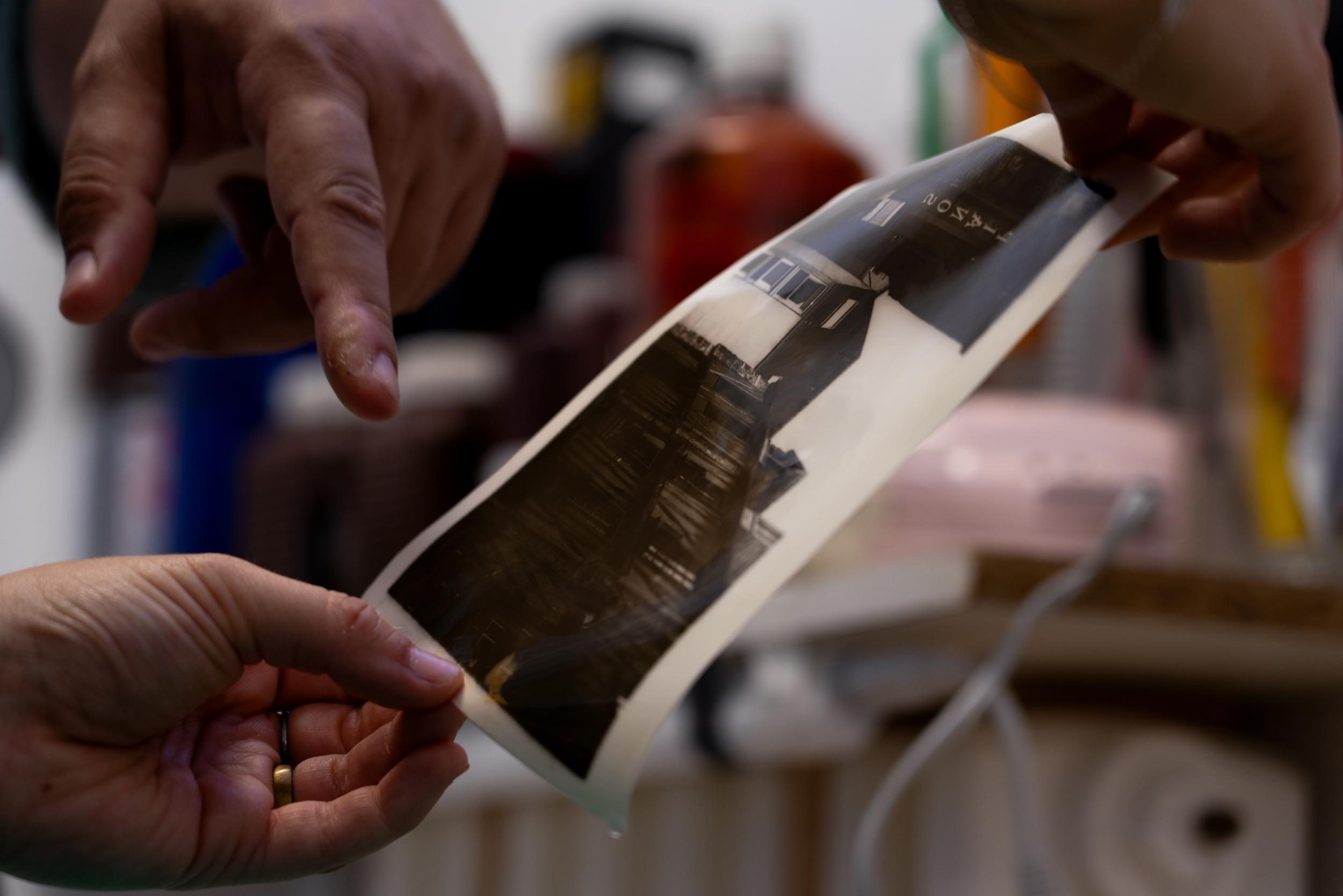Prenez, développez et tirez vos photographies argentiques durant une journée avec Mégane - Image n°1 - Wecandoo