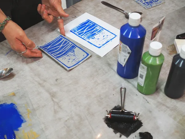 Réalisez une affiche en linogravure avec Anna - Image n°3 - Wecandoo