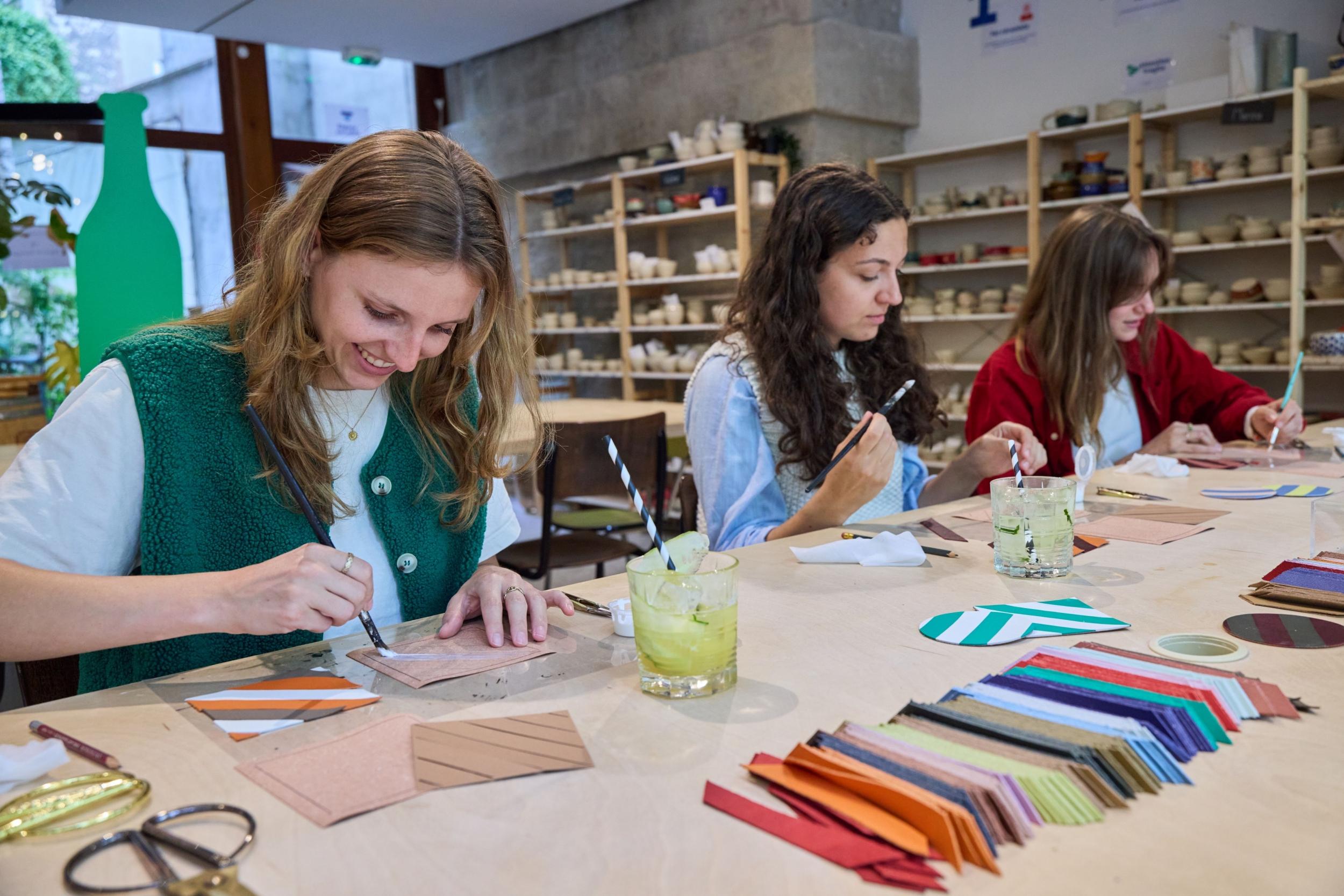 Découvrez la marqueterie de cuir autour d'un apéro