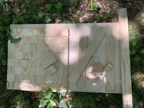 Réalisez votre damier et ses pions en bois sur une journée avec David - Image n°2 - Wecandoo