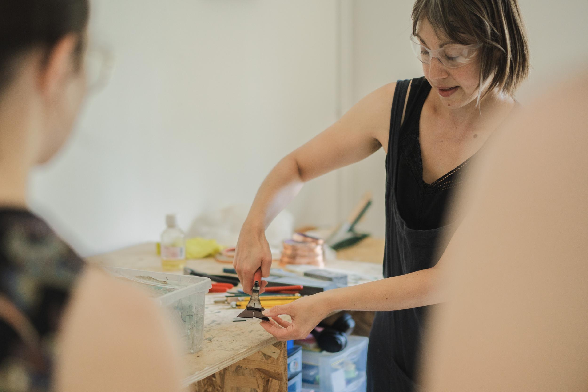 Découvrez le vitrail Tiffany en duo avec Alison - Image n°10 - Wecandoo