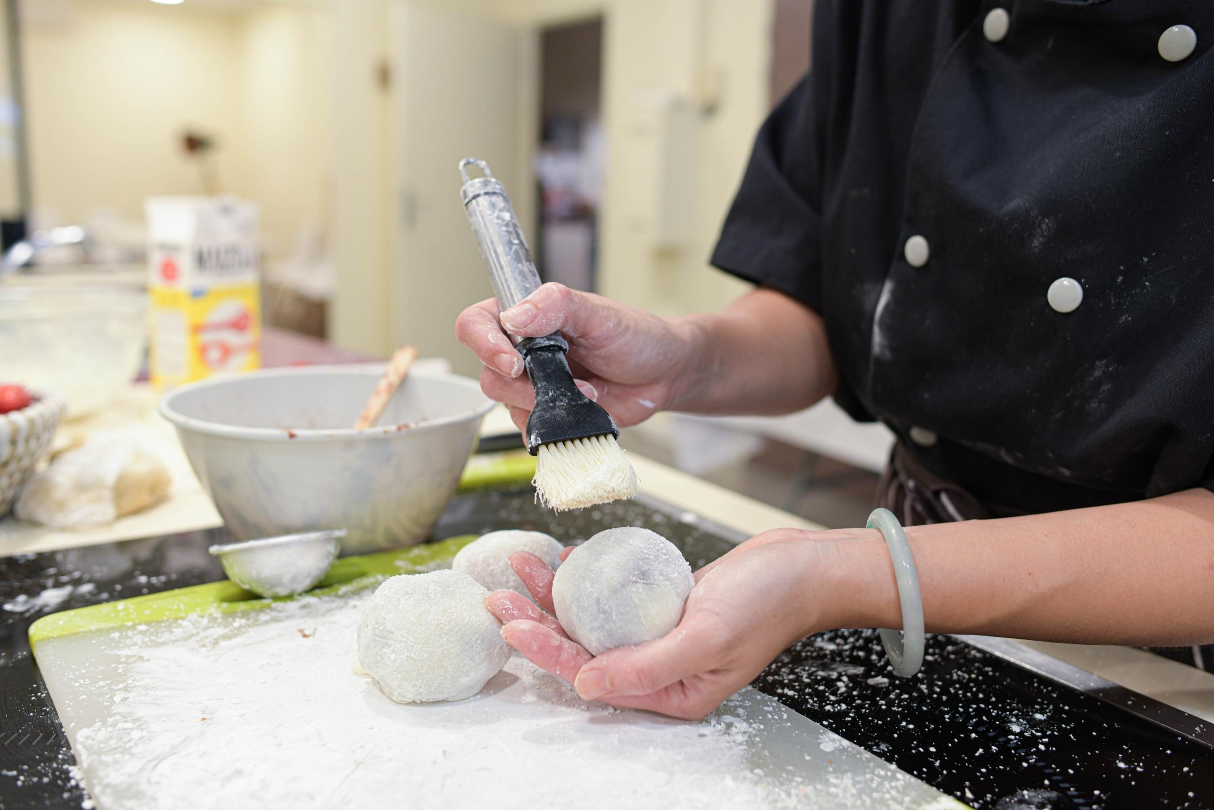 Réalisez deux recettes d'authentiques daifuku mochis avec Zhaofeng - Image n°3 - Wecandoo