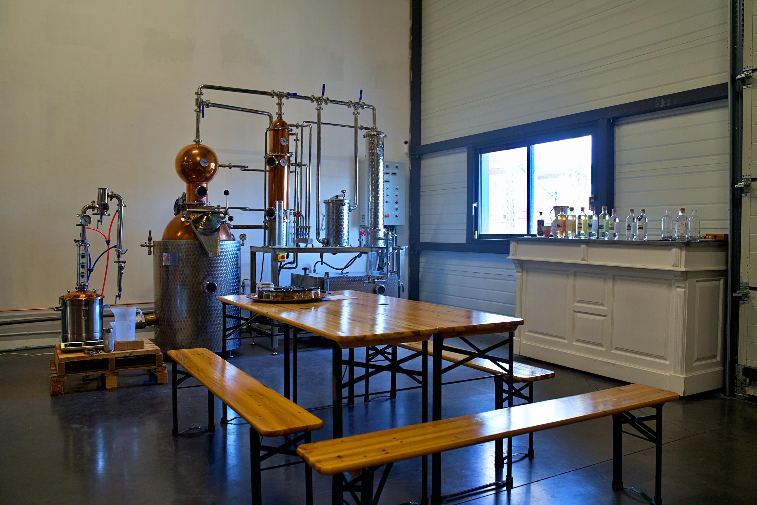 Initiez-vous à la distillation en duo accompagnés par Brice et Estelle - Image n°10 - Wecandoo